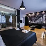 Jacuzzi & Relax By Leo Apartments Old Town